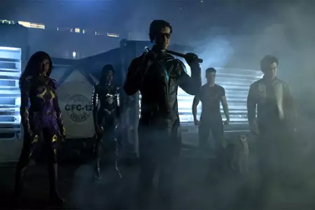 Titans - galeria zdjęć - filmweb