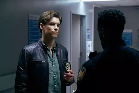 Titans - galeria zdjęć - filmweb