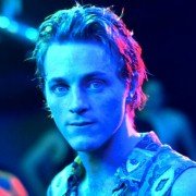 Walking on Water - galeria zdjęć - filmweb