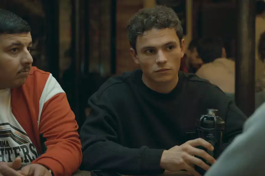 W klatce - galeria zdjęć - filmweb