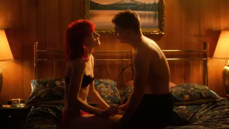 Strange Darling - galeria zdjęć - filmweb