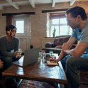 Nocny recepcjonista - galeria zdjęć - filmweb