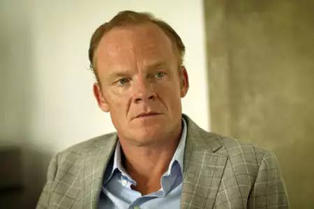 Nocny recepcjonista - galeria zdjęć - filmweb