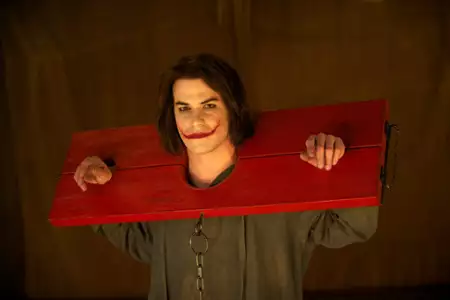 Człowiek śmiechu - galeria zdjęć - filmweb