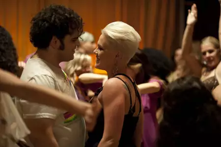 Między nami seksoholikami - galeria zdjęć - filmweb