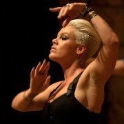 Między nami seksoholikami - galeria zdjęć - filmweb