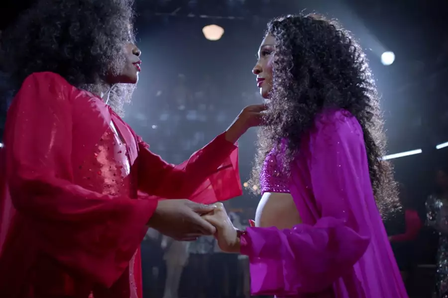 Pose - galeria zdjęć - filmweb