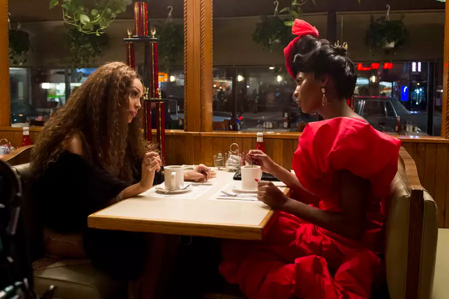 Pose - galeria zdjęć - filmweb