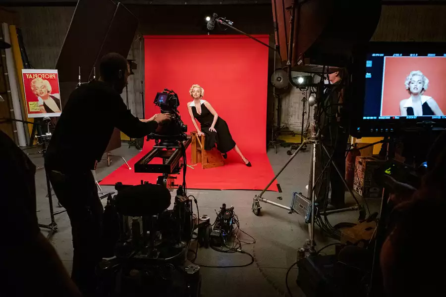 Blondynka - galeria zdjęć - filmweb