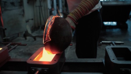 Sezon 1 Odcinek 2 The Glassmaker