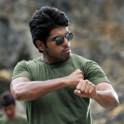 Gouravam - galeria zdjęć - filmweb