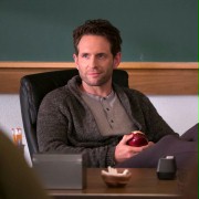 Glenn Howerton w Nauki niezbyt ścisłe