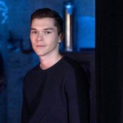 Rise - galeria zdjęć - filmweb