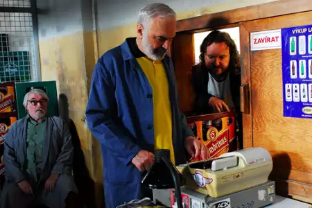 Butelki zwrotne - galeria zdjęć - filmweb