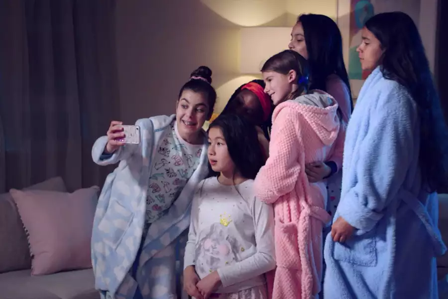 Mali detektywi - galeria zdjęć - filmweb