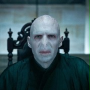 Ralph Fiennes w Harry Potter i Insygnia Śmierci: Część I
