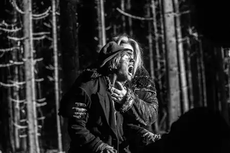 Listopad - galeria zdjęć - filmweb