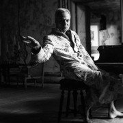 November - galeria zdjęć - filmweb