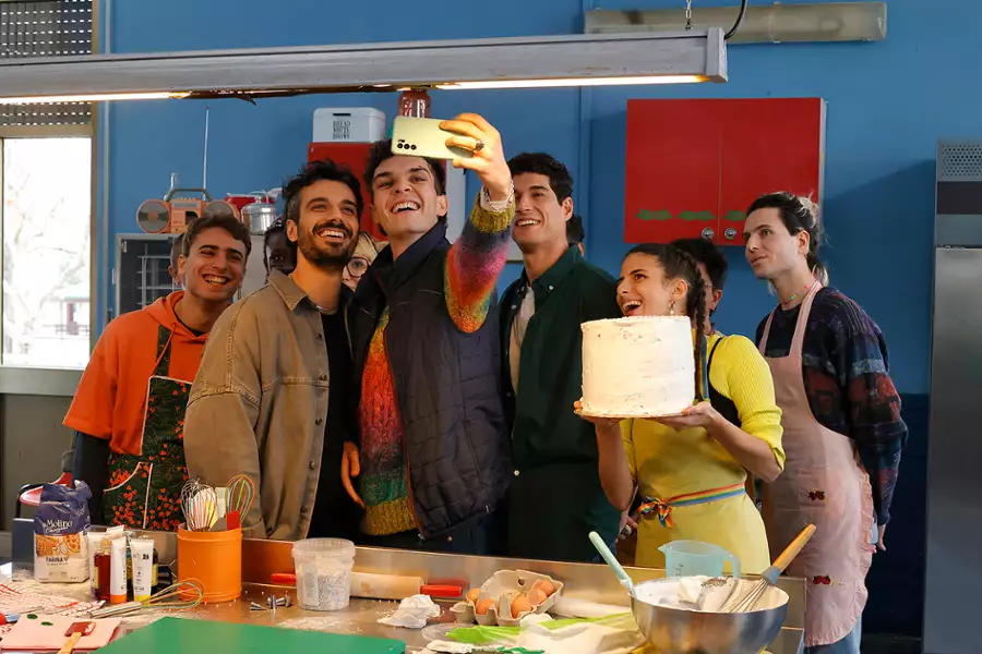 Mascarpone 2: Tęczowy tort - galeria zdjęć - filmweb