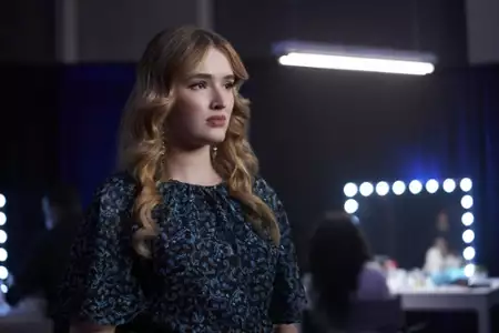 Dynastia - galeria zdjęć - filmweb