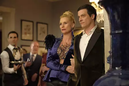 Dynastia - galeria zdjęć - filmweb