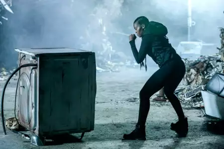 Black Lightning - galeria zdjęć - filmweb