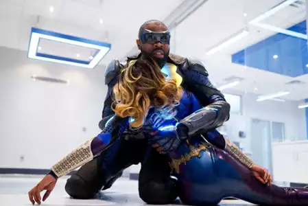 Black Lightning - galeria zdjęć - filmweb