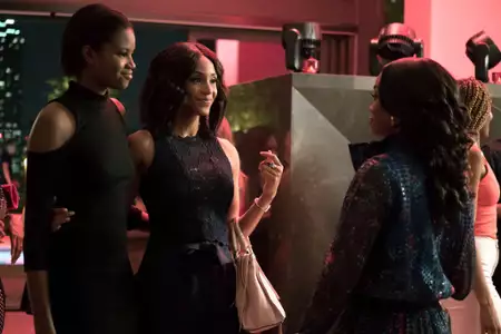 Black Lightning - galeria zdjęć - filmweb
