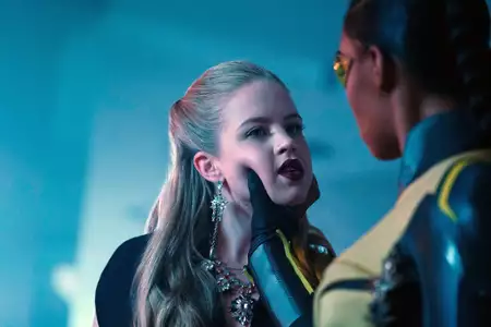 Black Lightning - galeria zdjęć - filmweb