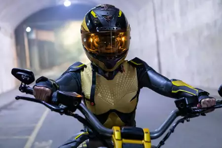 Black Lightning - galeria zdjęć - filmweb