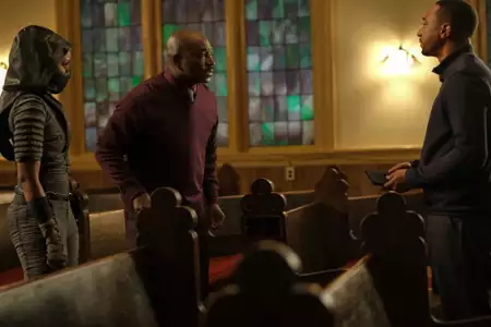 Black Lightning - galeria zdjęć - filmweb