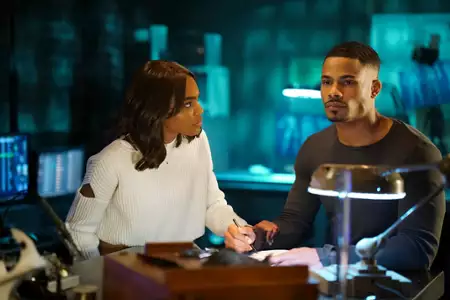 Black Lightning - galeria zdjęć - filmweb