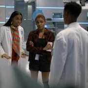 Black Lightning - galeria zdjęć - filmweb