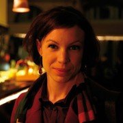 Underbar och älskad av alla (och på jobbet går det också bra) - galeria zdjęć - filmweb