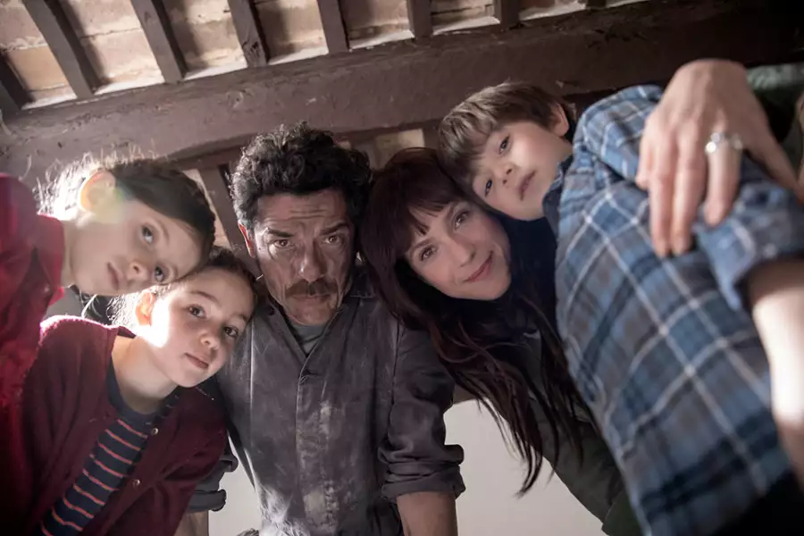 Mój brat ściga dinozaury - galeria zdjęć - filmweb