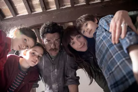 M&oacute;j brat ściga dinozaury - galeria zdjęć - filmweb