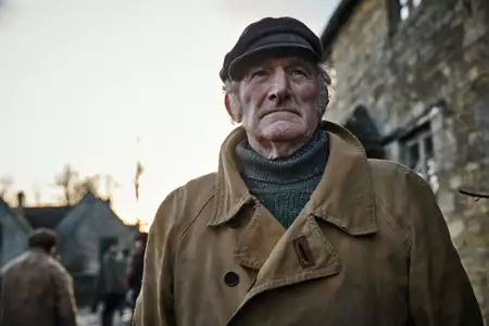 Żywi i umarli - galeria zdjęć - filmweb