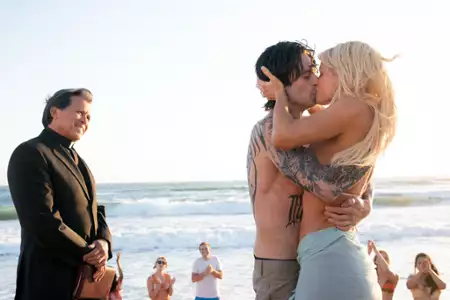 Pam i Tommy - galeria zdjęć - filmweb