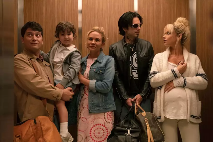Pam i Tommy - galeria zdjęć - filmweb