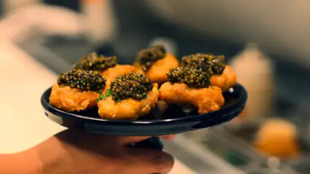 Na ostrzu noża: w pogoni za Gwiazdkami Michelin - galeria zdjęć - filmweb