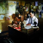 Mosiężny imbryk - galeria zdjęć - filmweb