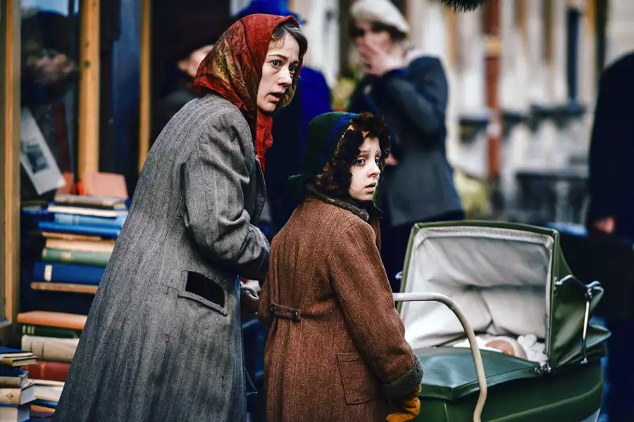 Cienie pod powiekami - galeria zdjęć - filmweb