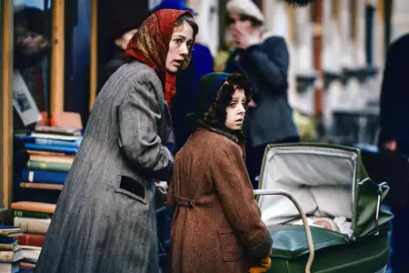 Cienie pod powiekami - galeria zdjęć - filmweb