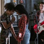 Julie and the Phantoms - galeria zdjęć - filmweb