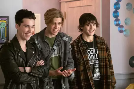 Julie and the Phantoms - galeria zdjęć - filmweb