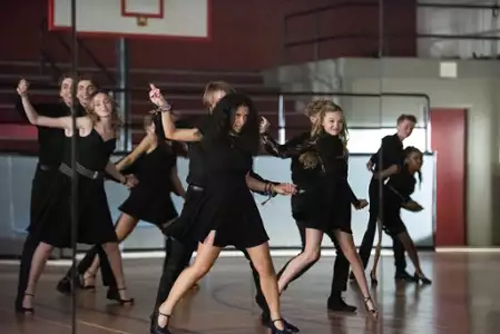 Julie and the Phantoms - galeria zdjęć - filmweb
