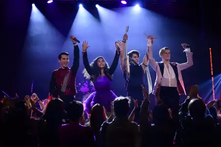 Julie and the Phantoms - galeria zdjęć - filmweb