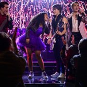 Julie and the Phantoms - galeria zdjęć - filmweb