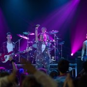 Julie and the Phantoms - galeria zdjęć - filmweb