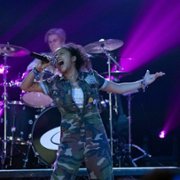 Julie and the Phantoms - galeria zdjęć - filmweb